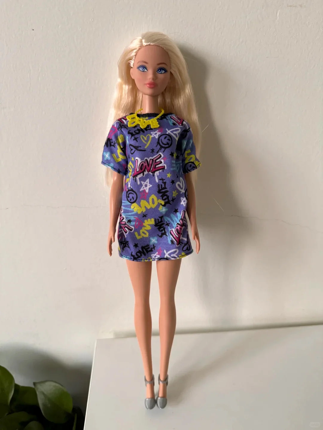 Barbie Glamorous Sparkling Wardrobe Gift Set | Fashion Doll with Outfits & Jewelry Accessories