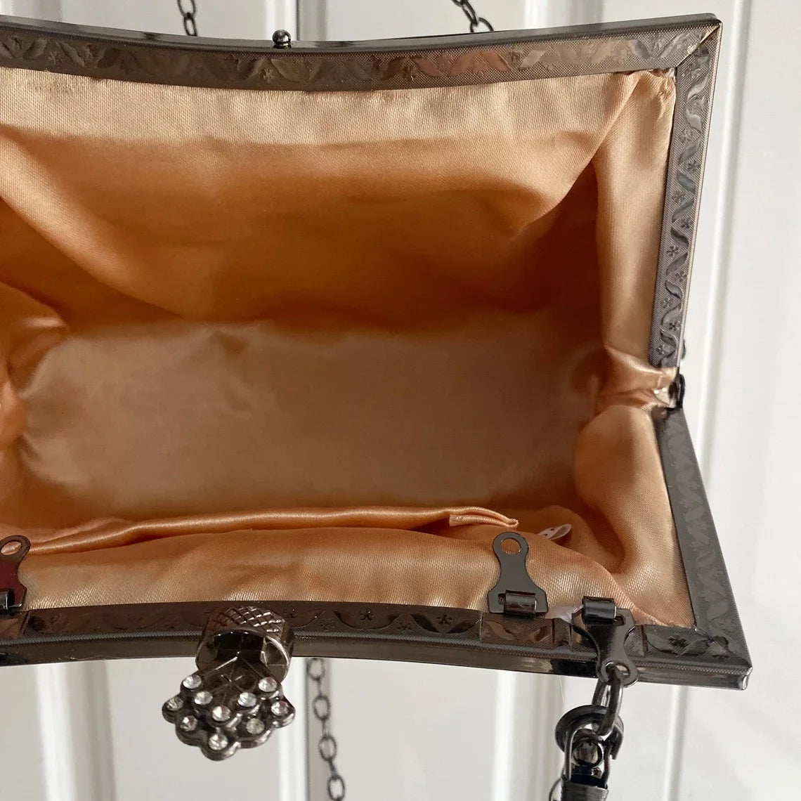 Lost in Vintage Clutch Handbag Beaded and Sequin Kiss-lock Closurer Shoulder Bag Crossbody Detachable ChainProm Evening Party