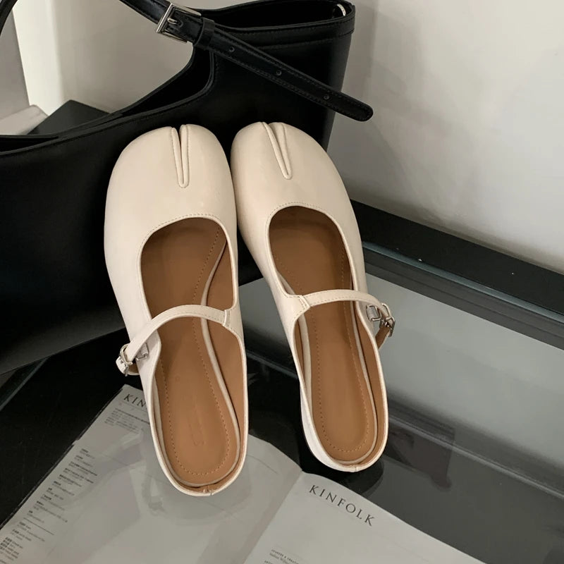 SUOJIALUN Autumn Women Flat Shoes Fashion Split Toe Flat Heel Laofer Shoes Shallow Soft Leather Casual Outdoor Mary Jane Shoes
