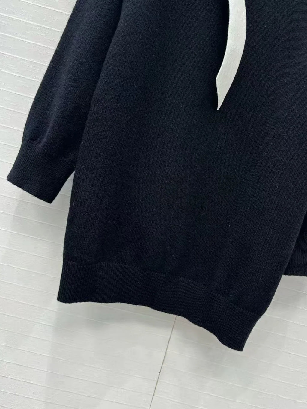 Women’s Black & White Colorblock Knit Dress – Bow Tie, Soft Cashmere-Wool Look, French-Inspired (2025 New)