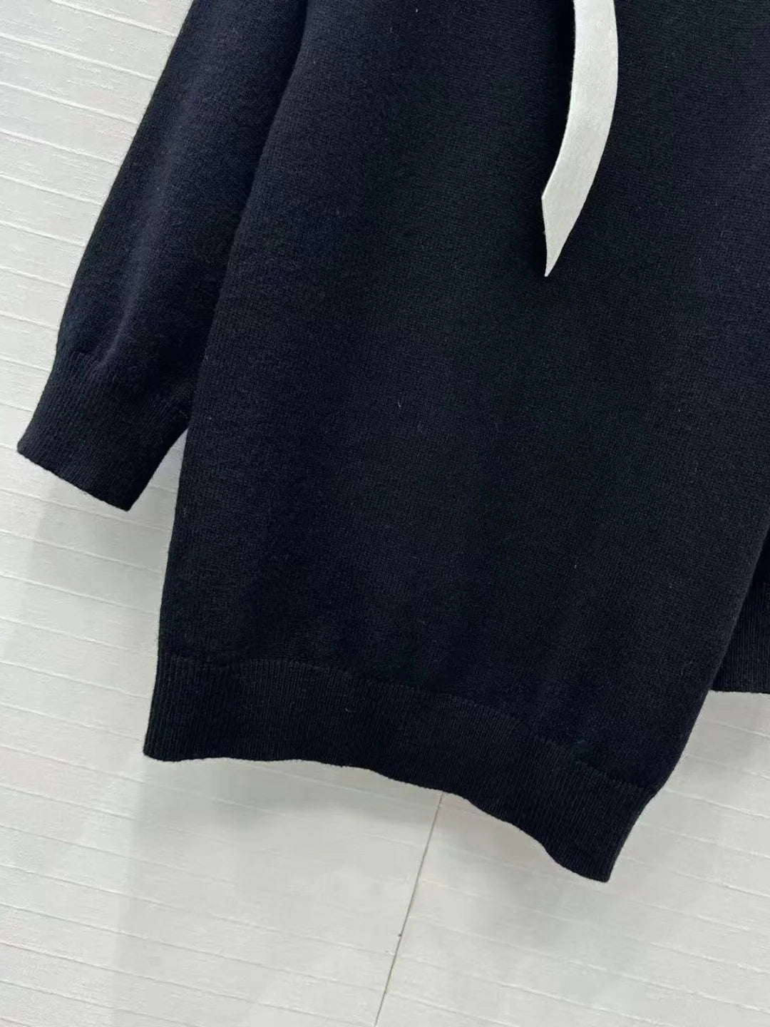 Women’s Black & White Colorblock Knit Dress – Bow Tie, Soft Cashmere-Wool Look, French-Inspired (2025 New)