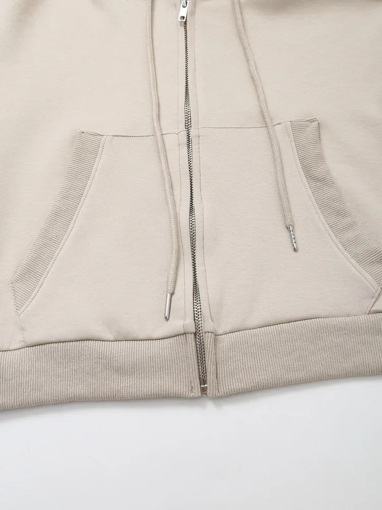 Women’s Embroidered Sweatshirt & Fleece-Lined Joggers Set – Cozy 2-Piece Sports Outfit (Fall New Arrival)