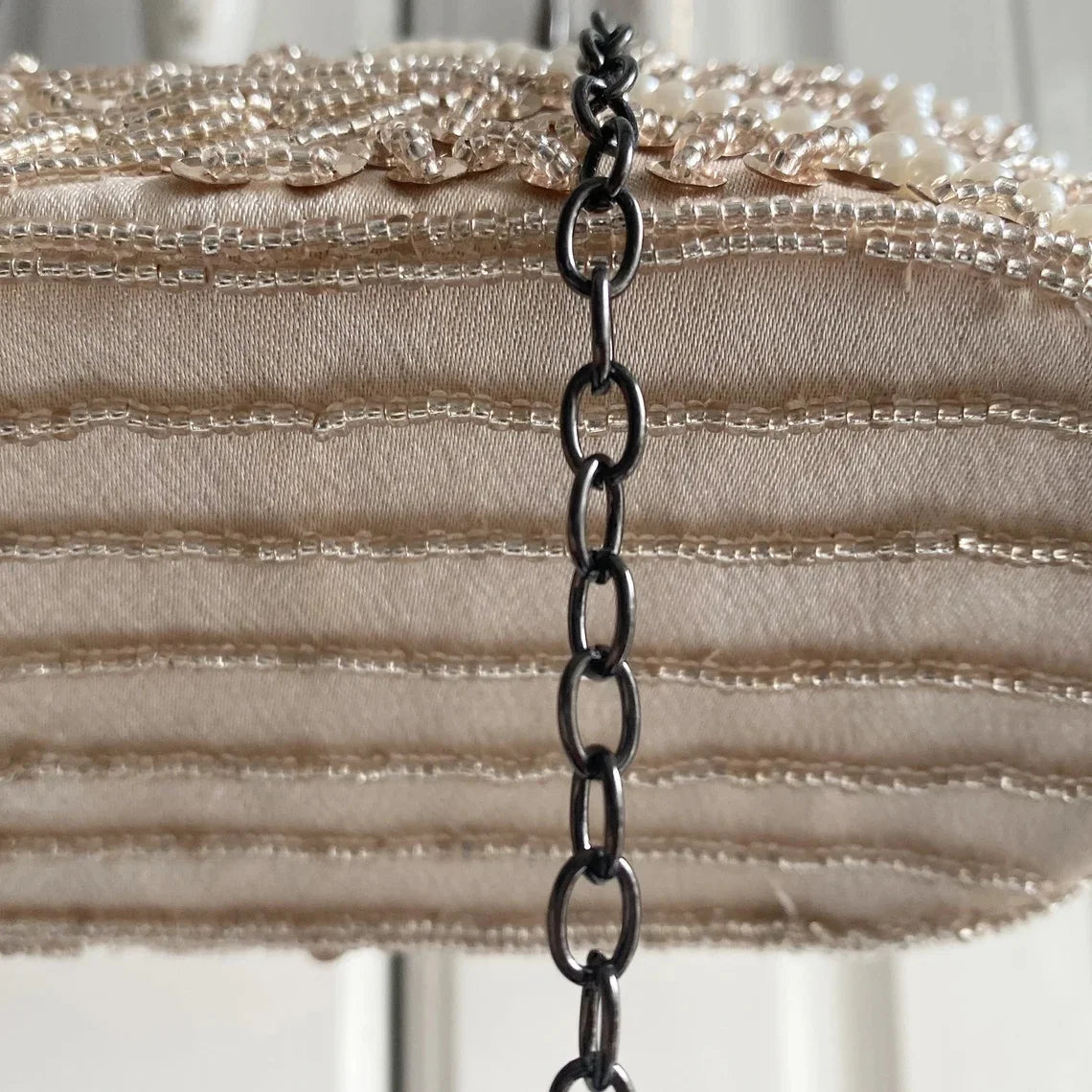 Lost in Vintage Clutch Handbag Beaded and Sequin Kiss-lock Closurer Shoulder Bag Crossbody Detachable ChainProm Evening Party