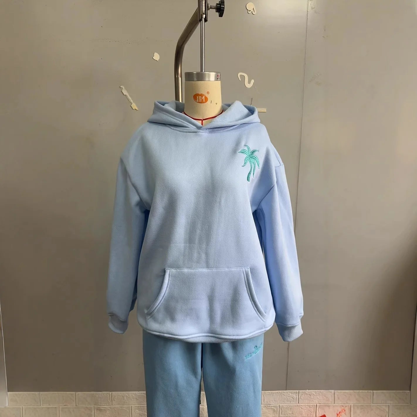 Women’s Embroidered Fleece Hoodie – Oversized Thick Winter Sweatshirt