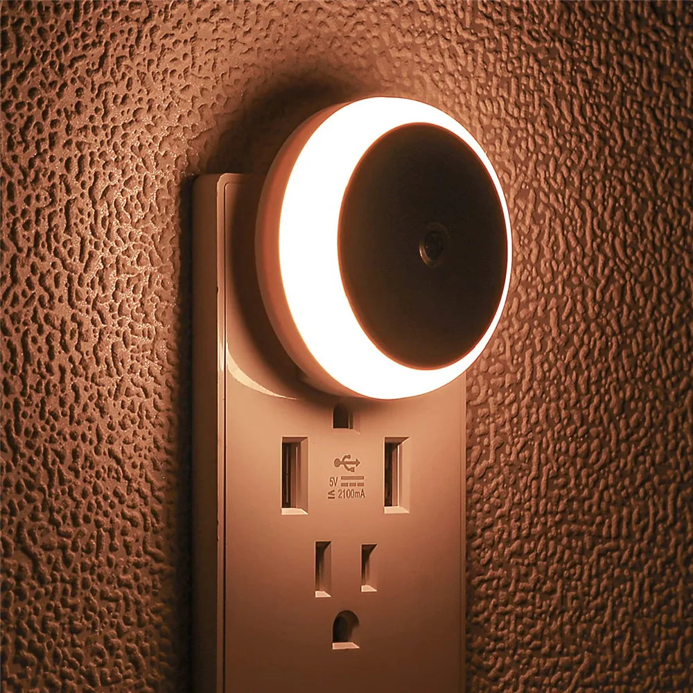 RXSFY Dusk-to-Dawn Plug-In LED Night Light (Auto-Dim)