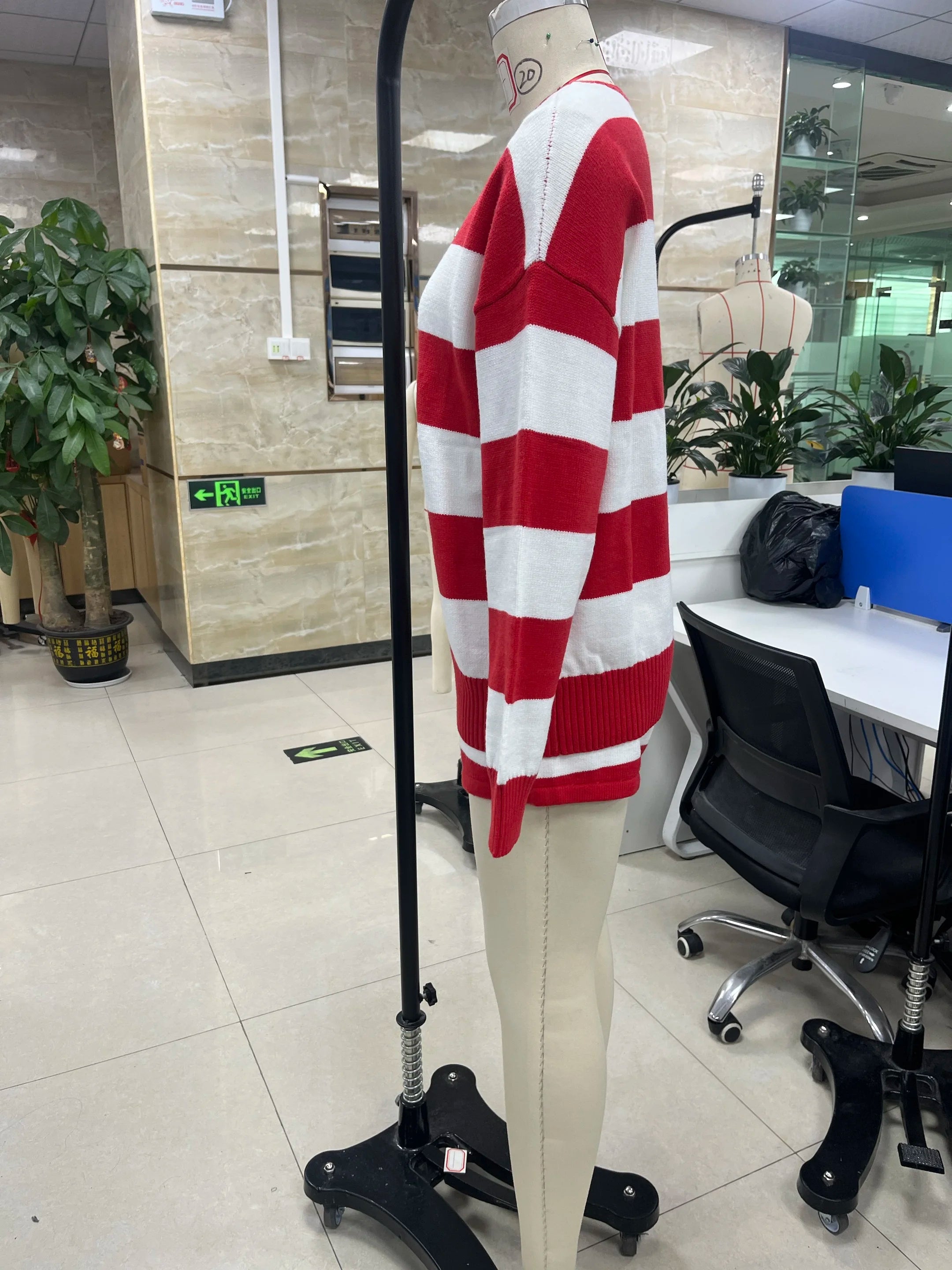 Women’s Striped Knit 2-Piece Set – Split Sweater Top & Drawstring Shorts