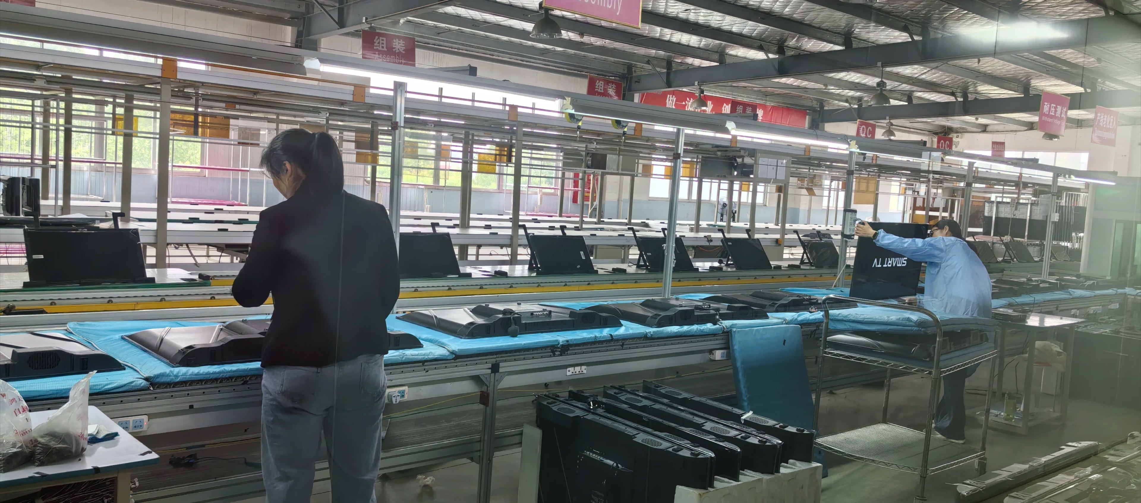 LED Smart TV with WiFi & for Bluetooth 4K UHD Frameless TV Available in Sizes 32inch and Larger for Hotels