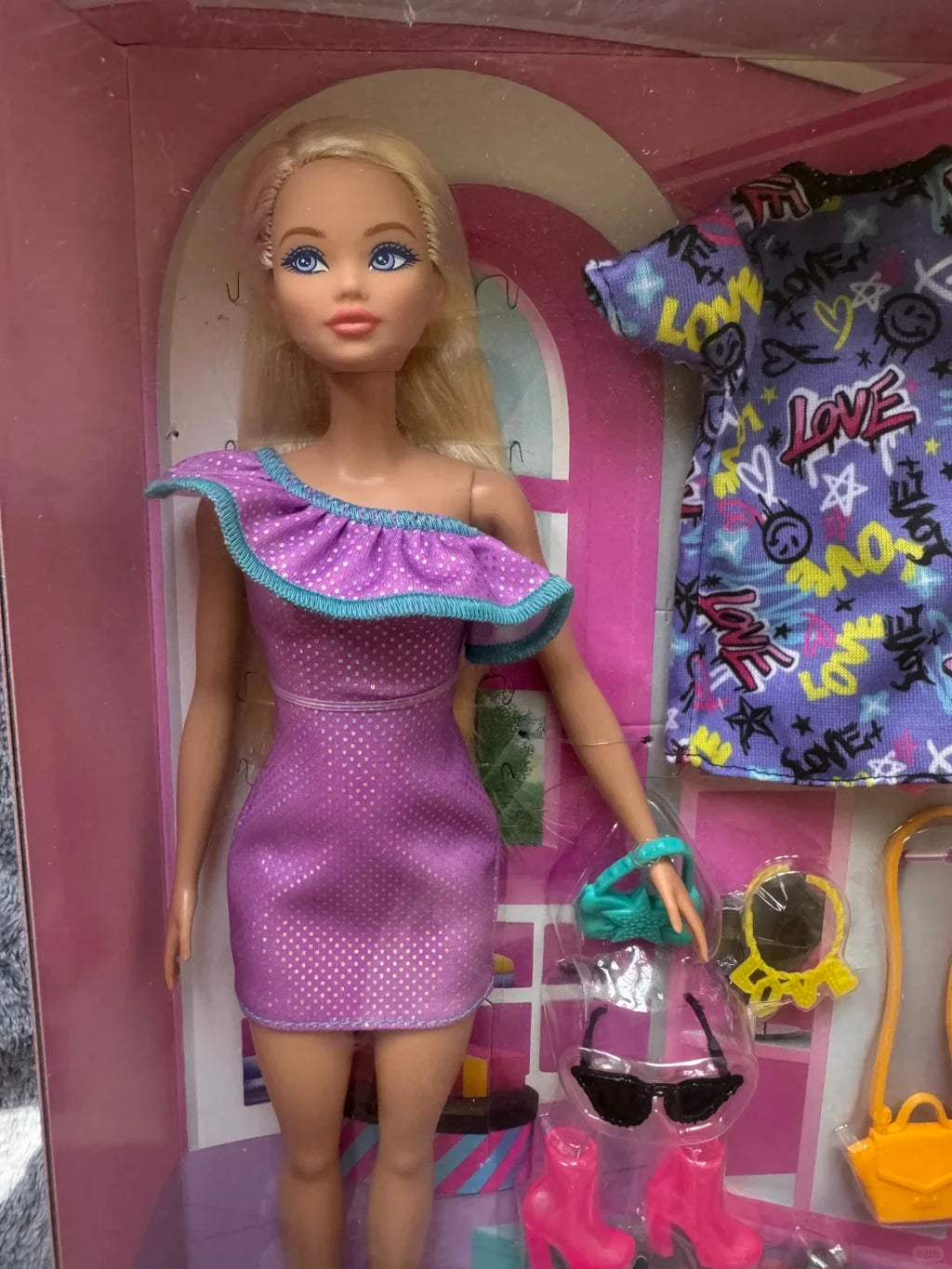 Barbie Glamorous Sparkling Wardrobe Gift Set | Fashion Doll with Outfits & Jewelry Accessories