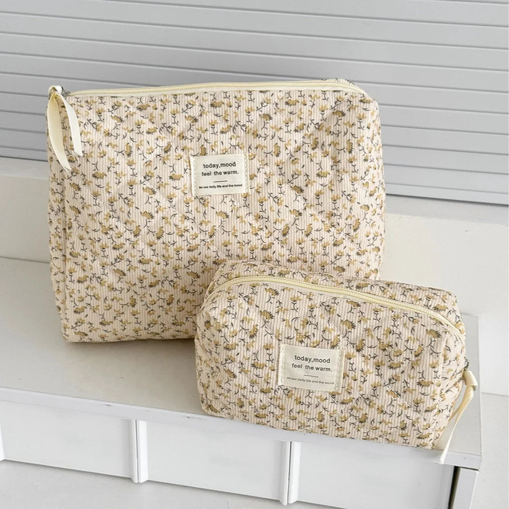 Vintage Floral Quilted Makeup Bag – Wide-Opening Travel Organizer