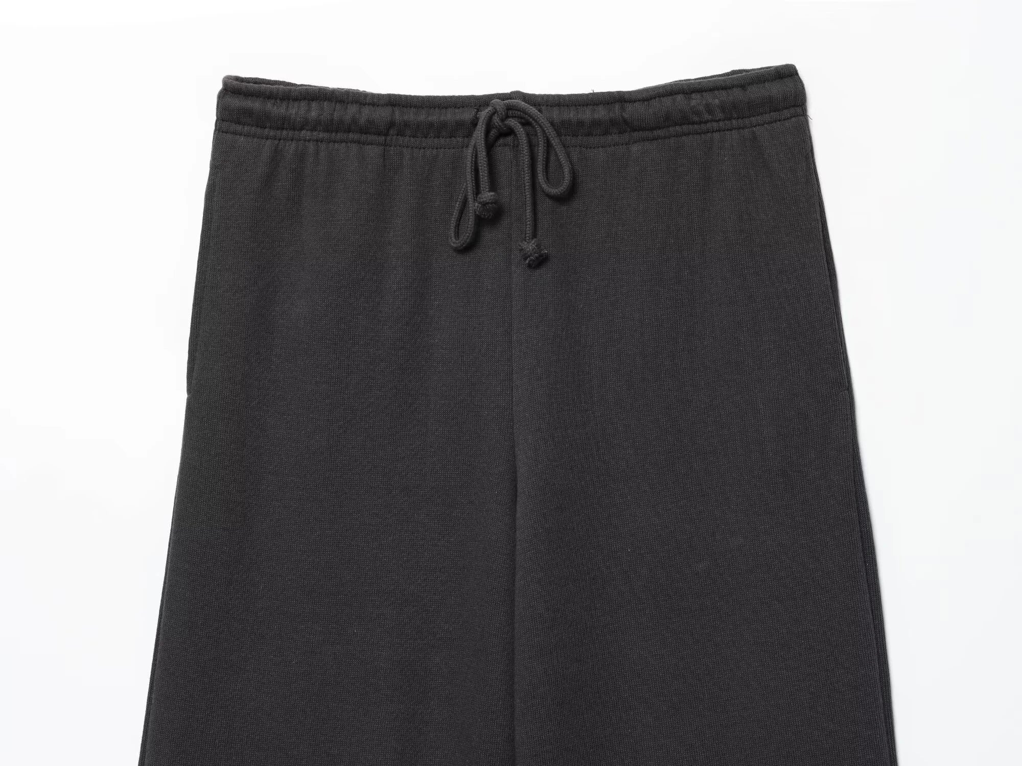 Women’s 2-Piece Set – Stand Collar Zip Sweatshirt & Soft Straight-Leg Pants (Autumn 2025)