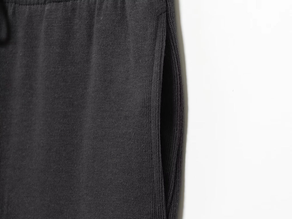 Women’s 2-Piece Set – Stand Collar Zip Sweatshirt & Soft Straight-Leg Pants (Autumn 2025)