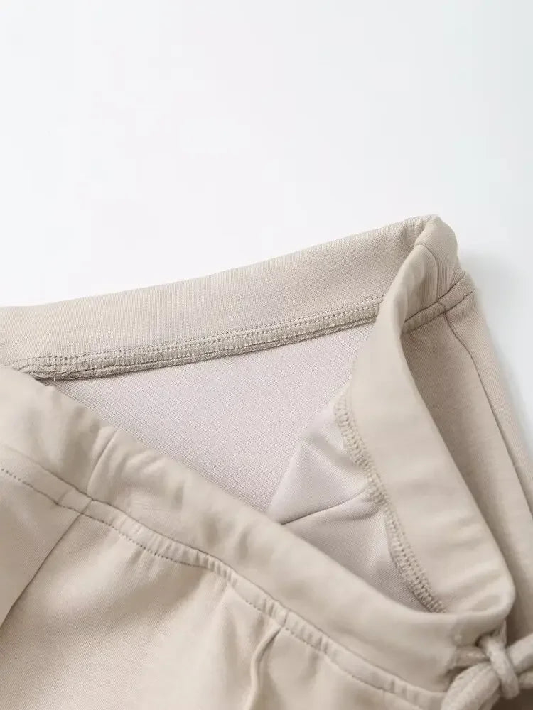 Women’s Embroidered Sweatshirt & Fleece-Lined Joggers Set – Cozy 2-Piece Sports Outfit (Fall New Arrival)