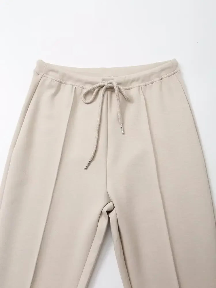 Women’s Embroidered Sweatshirt & Fleece-Lined Joggers Set – Cozy 2-Piece Sports Outfit (Fall New Arrival)