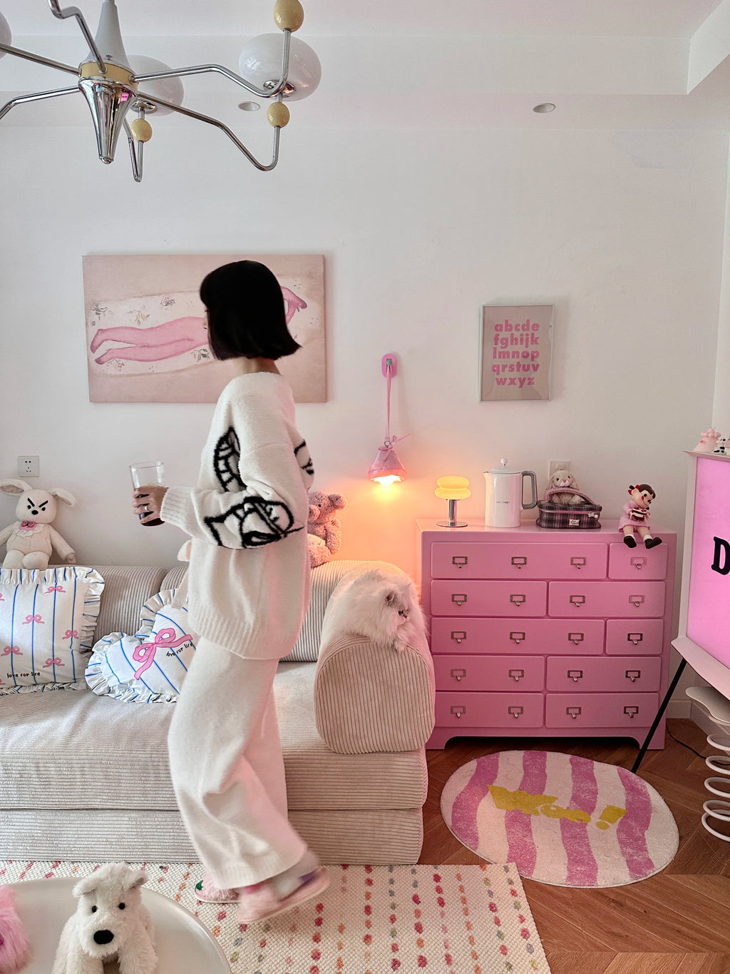 2025 New Elegant Italian Compressed Sofa Minimalist Retro Corduroy Sofa Bed Foldable Washable Customizable for Living Room