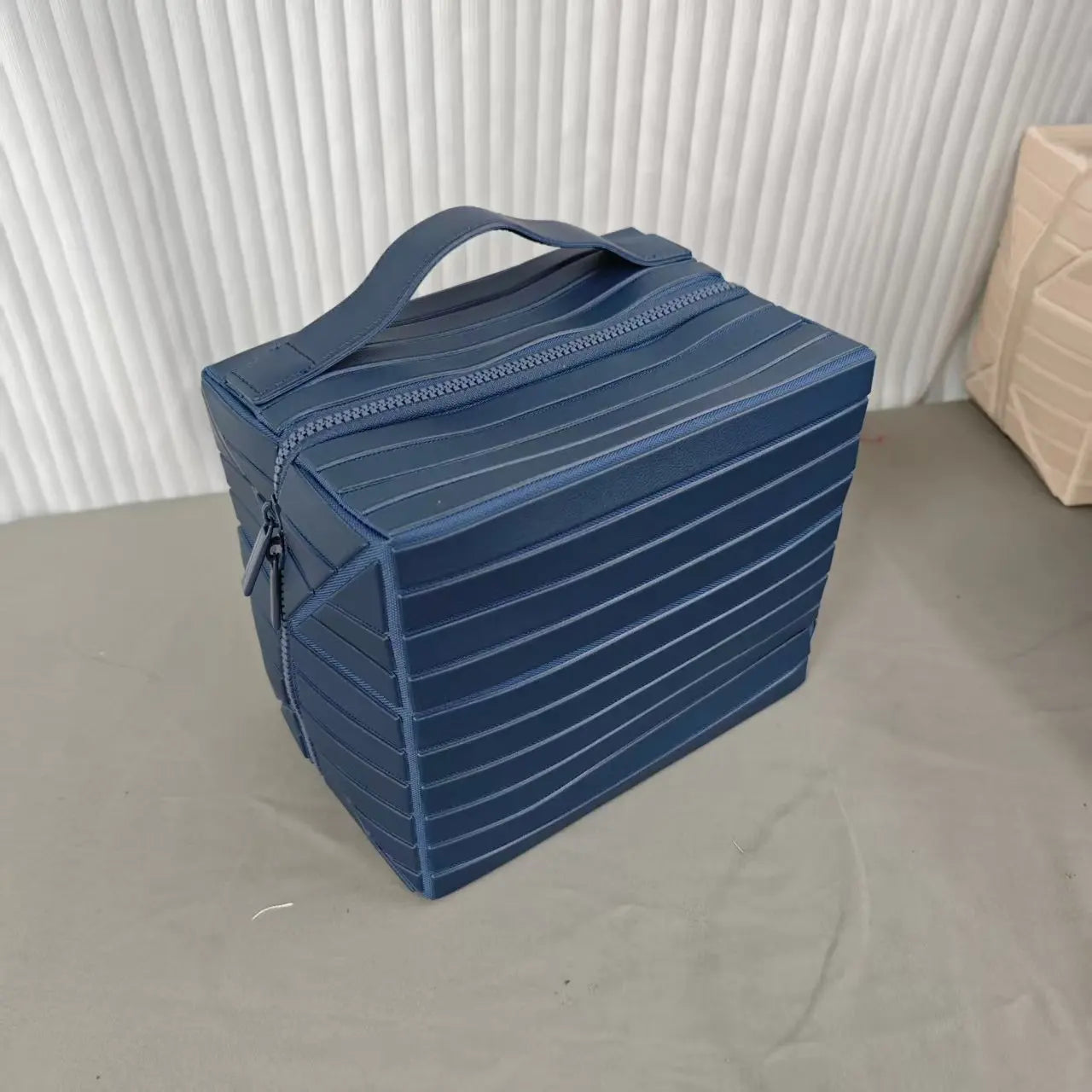 Striped 3D Makeup Bag – European-Style Waterproof Travel Handbag