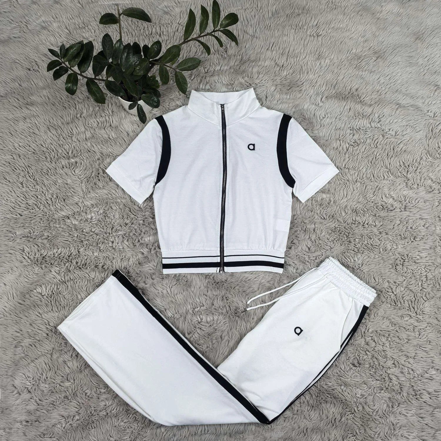 2025 LFRVZ Color-Contrast Set — Spliced Two-Piece Casual Outfit for Women