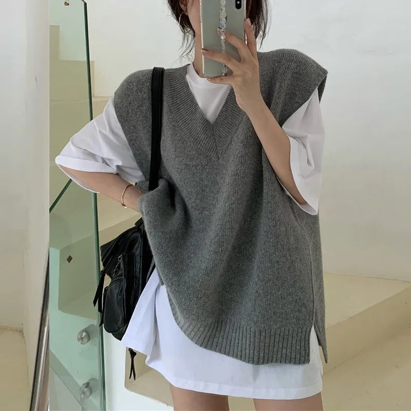 Autumn Sleeveless Women Loose Casual Vest Fashion Solid Color Elegant V-neck Knitted Top Korean Style Pullover Knitwear