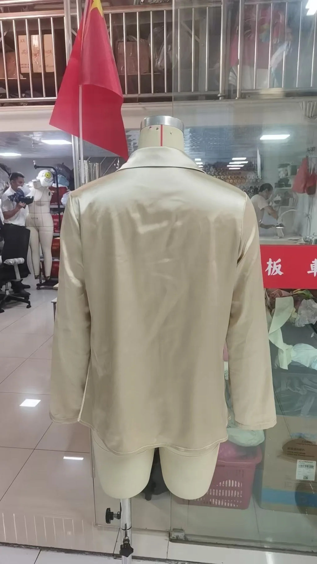 Elegant Women's Satin Shirt Blouse New Print V-neck Swing Neck Long-sleeved Solid Color Loose Shirt Casual Top Office Ladies