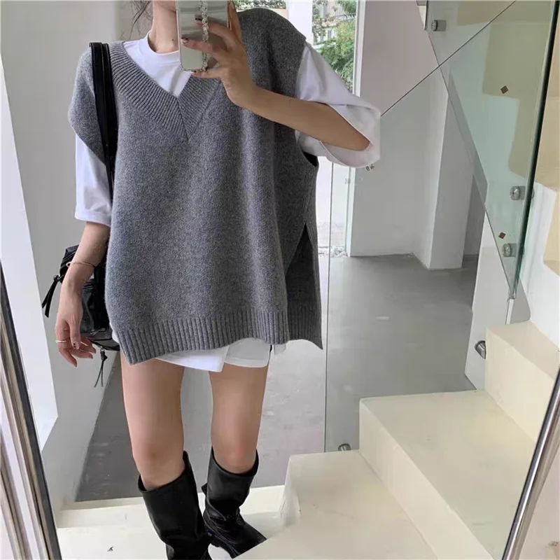 Autumn Sleeveless Women Loose Casual Vest Fashion Solid Color Elegant V-neck Knitted Top Korean Style Pullover Knitwear