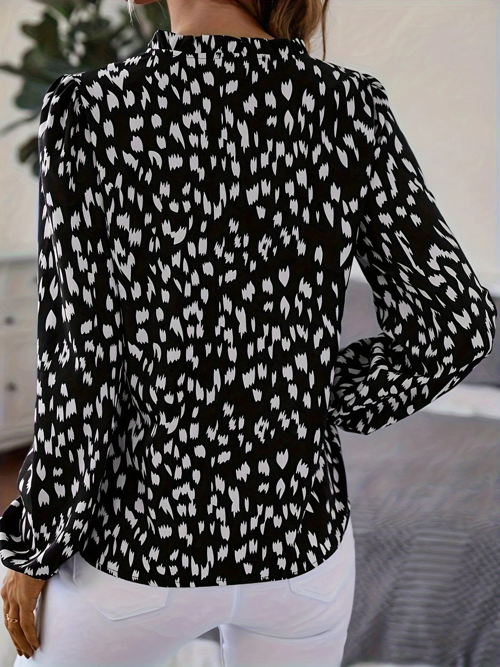 Women’s Plus Size Tie-Dye V-Neck Shirt – Chic & Elegant Summer Casual Top (1XL–5XL)