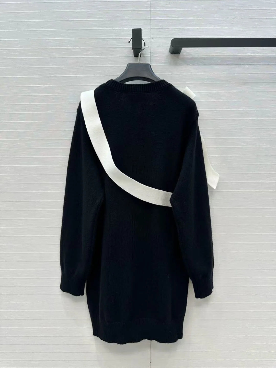 Women’s Black & White Colorblock Knit Dress – Bow Tie, Soft Cashmere-Wool Look, French-Inspired (2025 New)