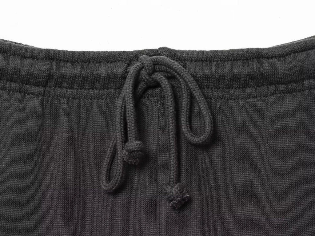 Women’s 2-Piece Set – Stand Collar Zip Sweatshirt & Soft Straight-Leg Pants (Autumn 2025)