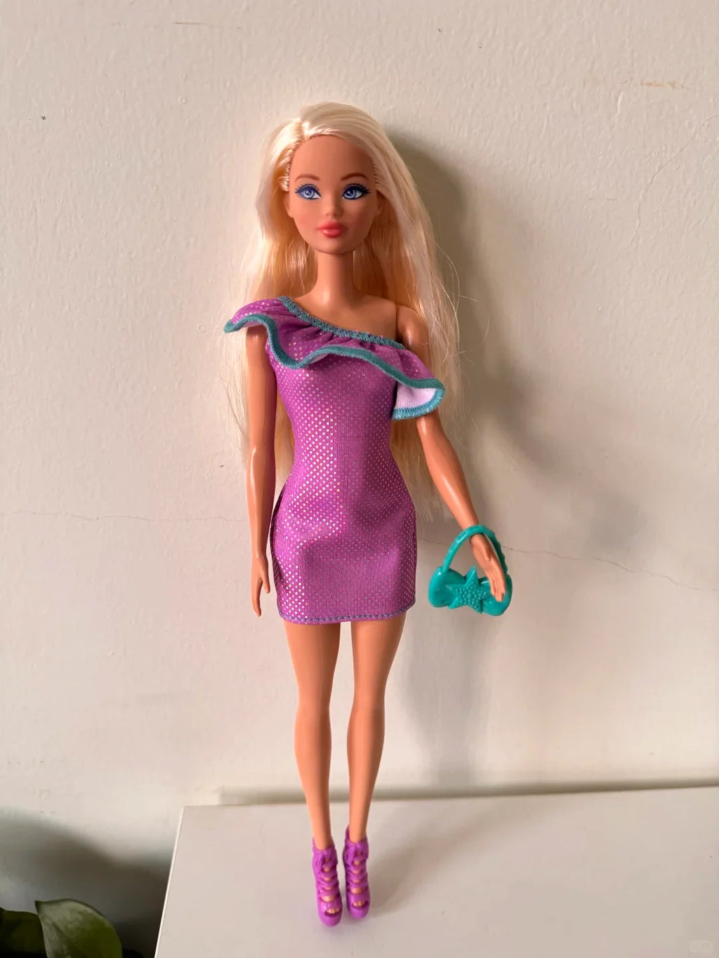 Barbie Glamorous Sparkling Wardrobe Gift Set | Fashion Doll with Outfits & Jewelry Accessories