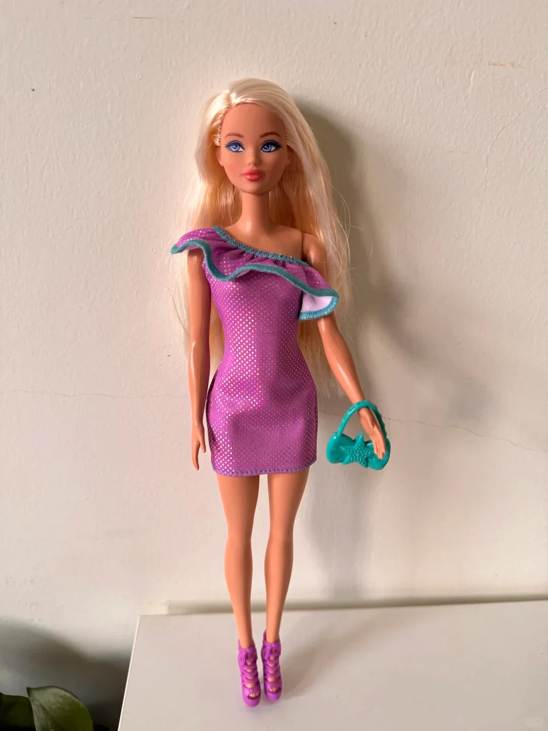 Barbie Glamorous Sparkling Wardrobe Gift Set | Fashion Doll with Outfits & Jewelry Accessories