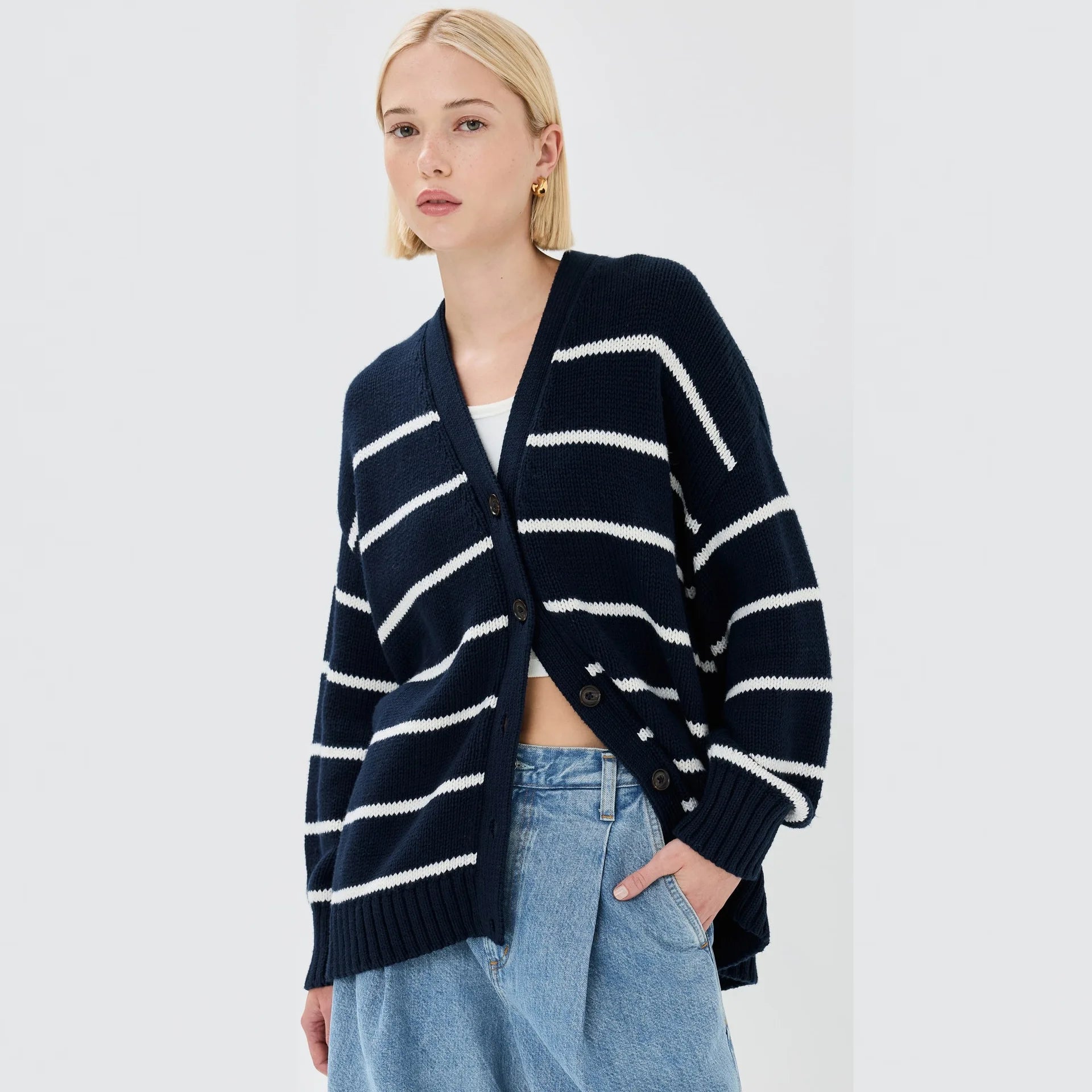 Cozy Autumn Striped Knit Cardigan – V-Neck Button-Up Sweater for Effortless Style