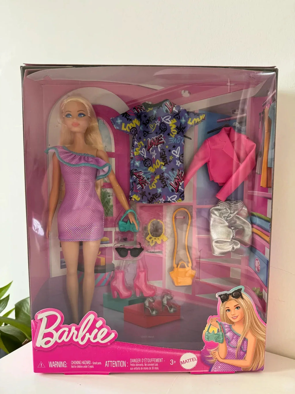 Barbie Glamorous Sparkling Wardrobe Gift Set | Fashion Doll with Outfits & Jewelry Accessories