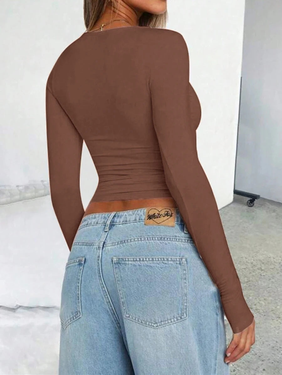 Women’s Slim Fit Long Sleeve Crop Top – Basic Layering Tee for Spring & Fall Fashion (Y2K Style)