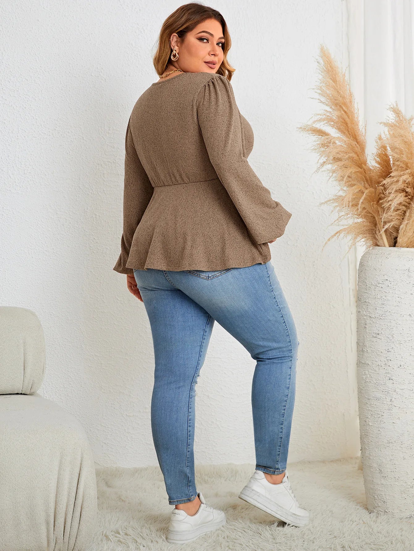 FairyShely Plus Size V-Neck Long Sleeve Top – Brown Casual Pullover for Spring & Autumn