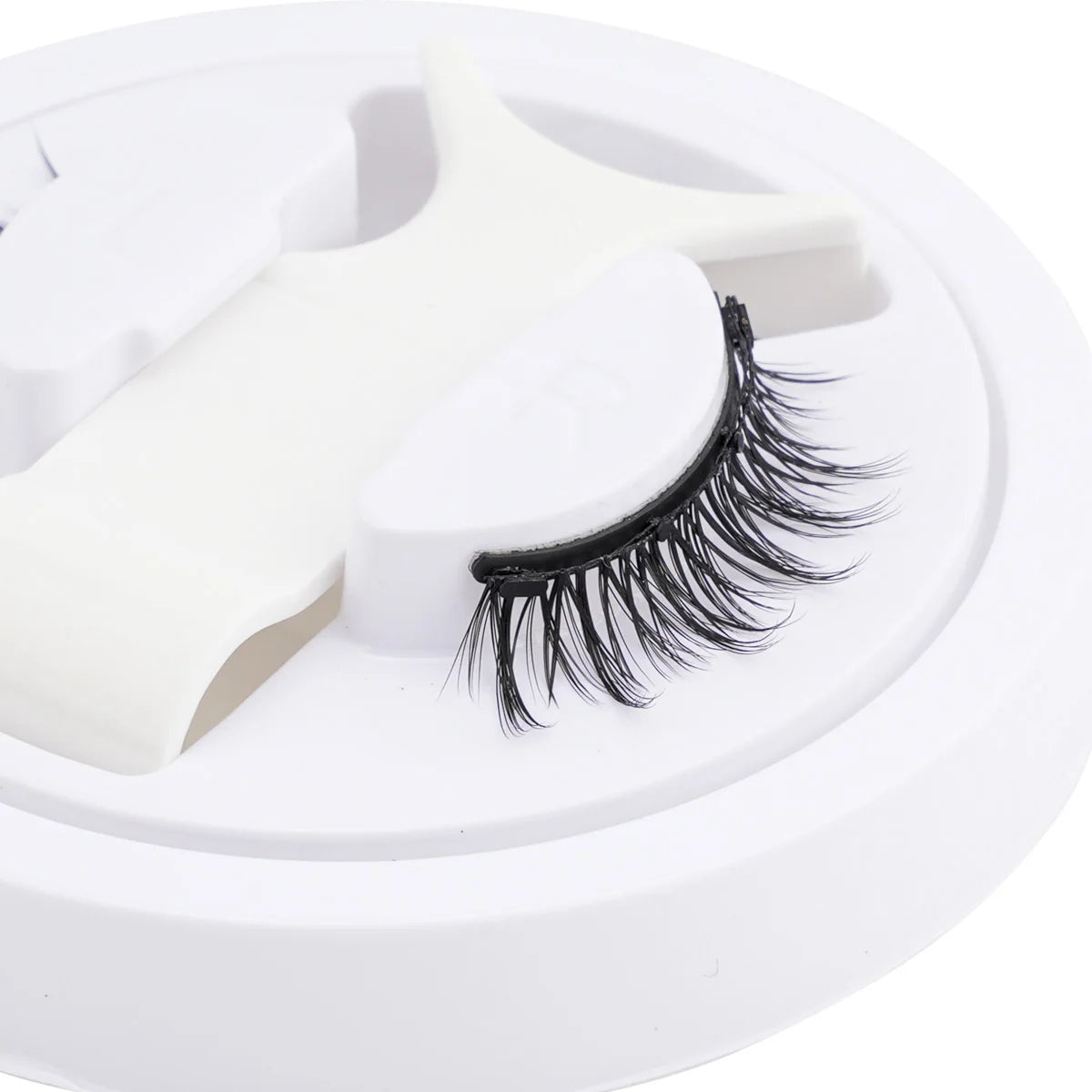 SHIDISHANGPIN 3D Magnetic False Eyelashes — Reusable, Glue-Free, Natural Long & Fluffy Look (1 Pair + Curler)