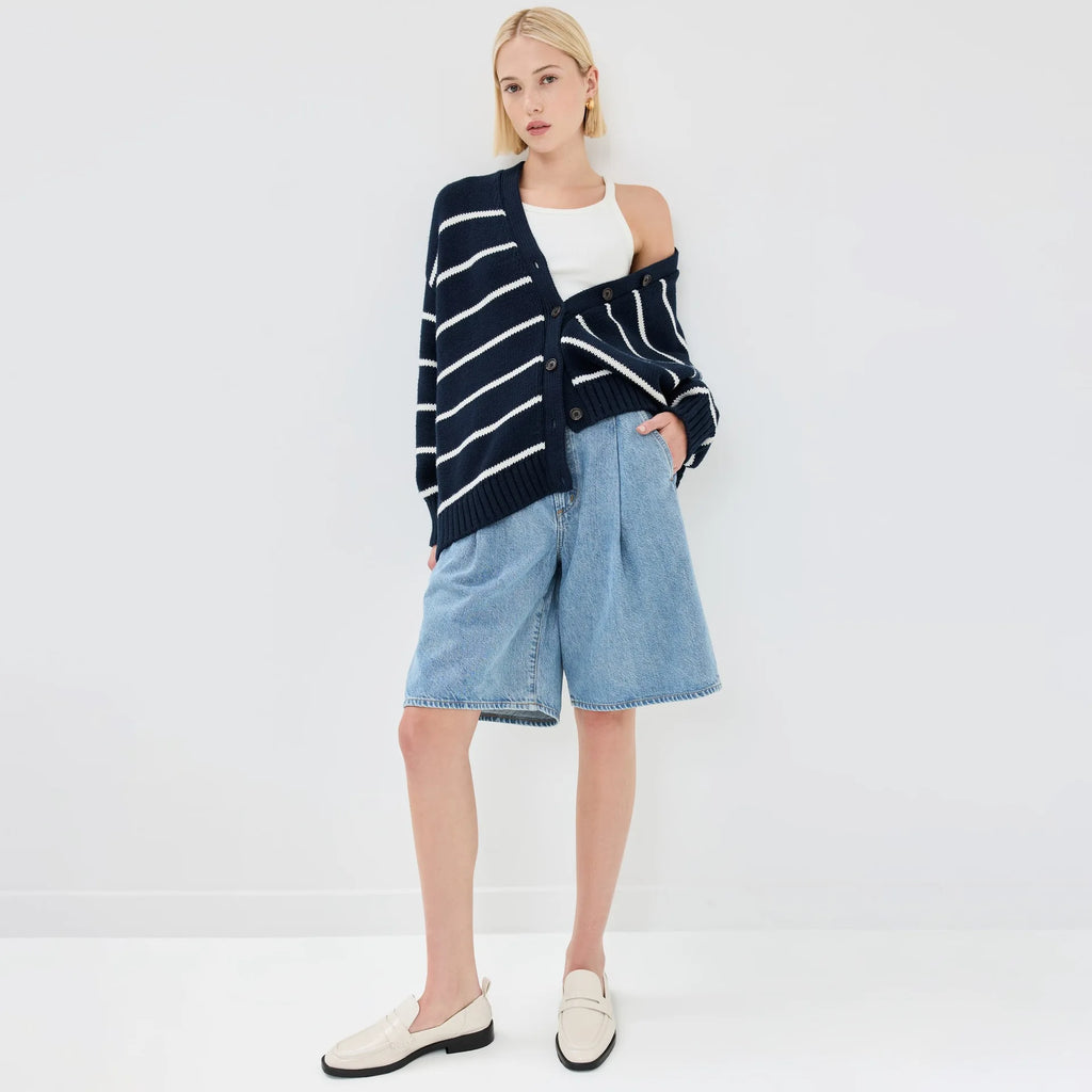Cozy Autumn Striped Knit Cardigan – V-Neck Button-Up Sweater for Effortless Style