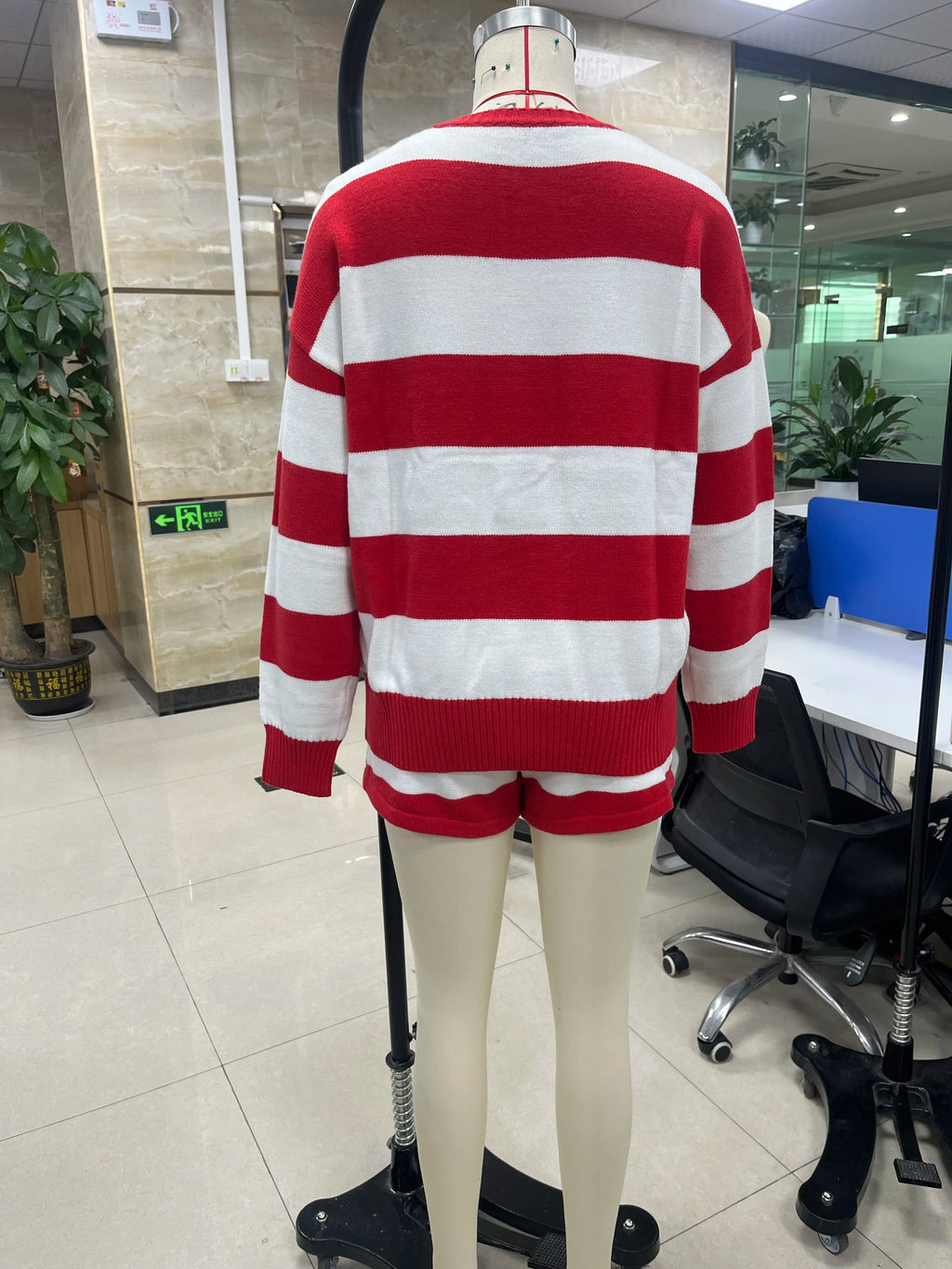 Women’s Y2K Striped Knit Lounge Set – Long Sleeve Top & Drawstring Shorts