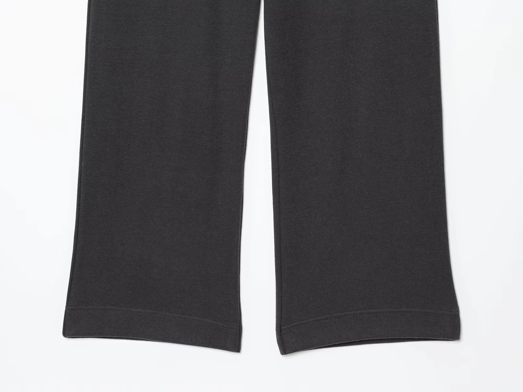 Women’s 2-Piece Set – Stand Collar Zip Sweatshirt & Soft Straight-Leg Pants (Autumn 2025)