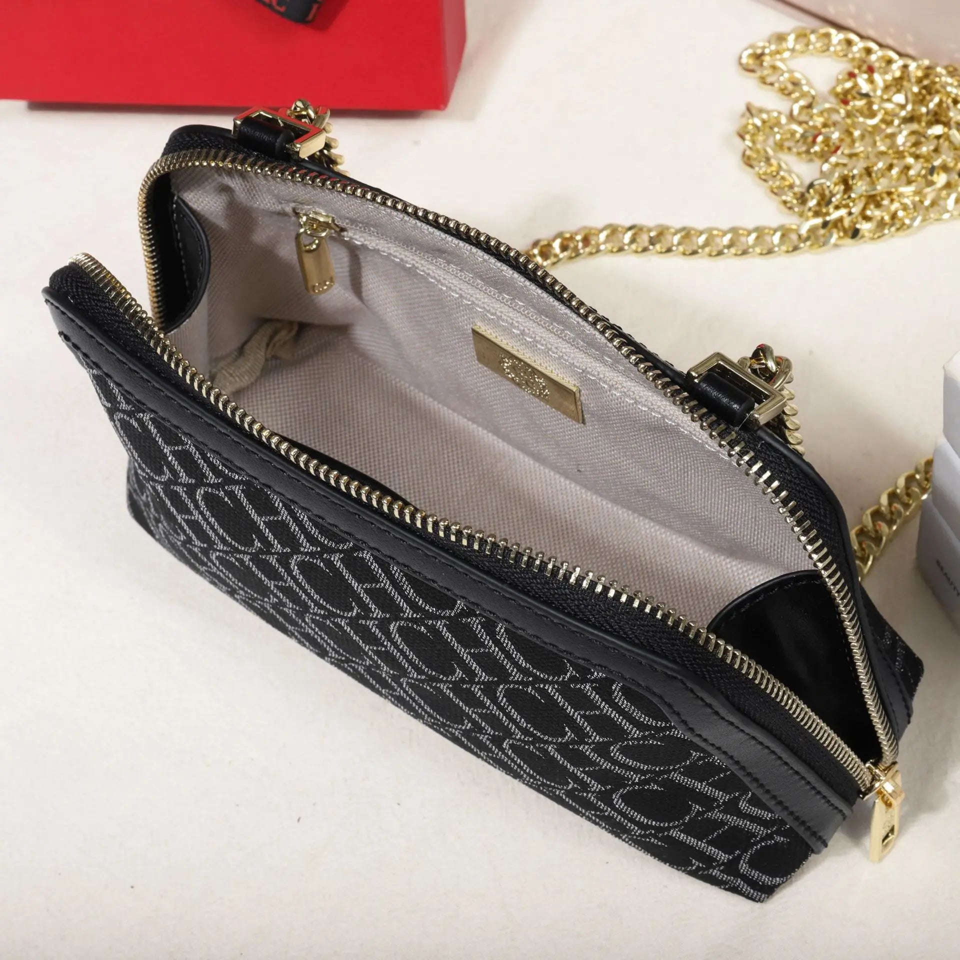 CH Chain Shoulder Bag Light Luxury Chain Suede Fashion Retro Crossbody Designer New Classic Crossbody Bag