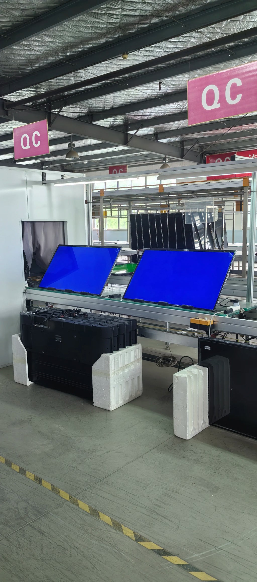 LED Smart TV with WiFi & for Bluetooth 4K UHD Frameless TV Available in Sizes 32inch and Larger for Hotels