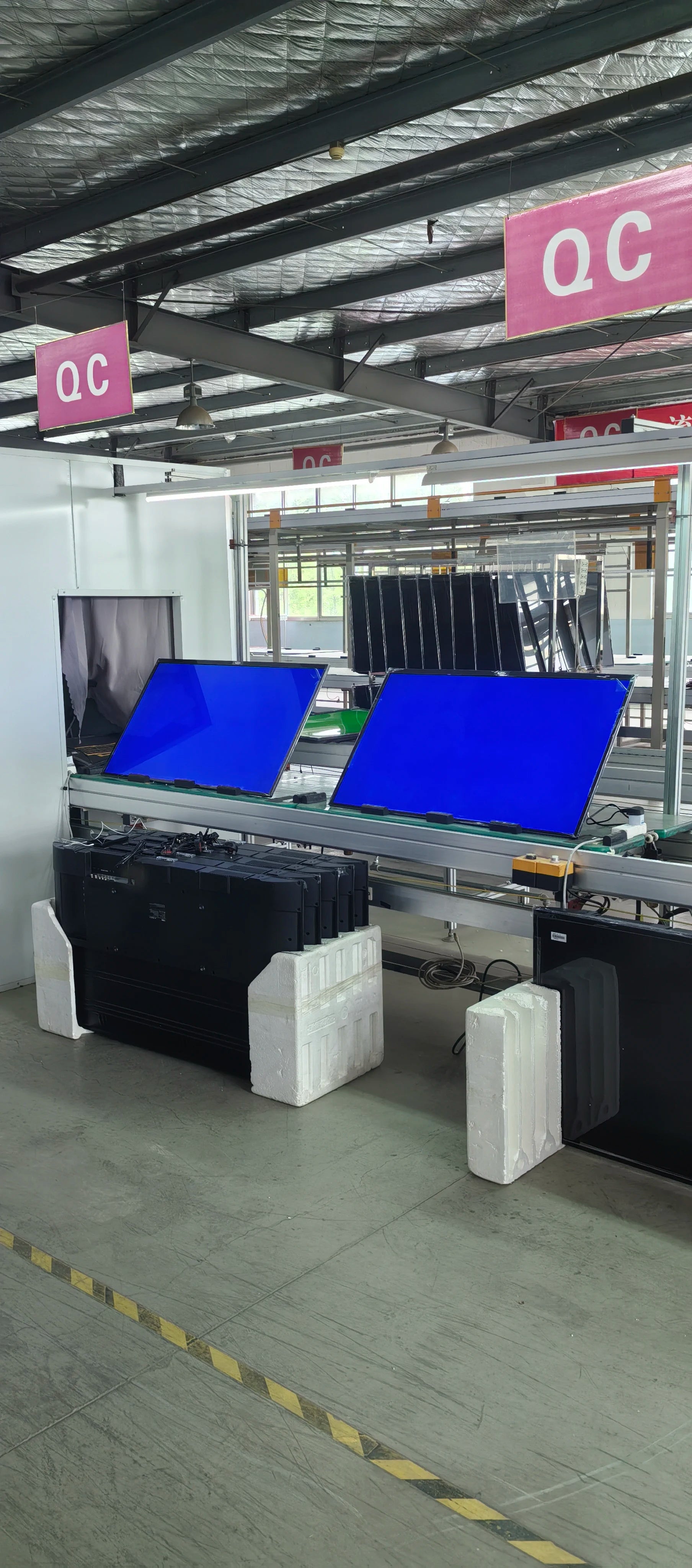 LED Smart TV with WiFi & for Bluetooth 4K UHD Frameless TV Available in Sizes 32inch and Larger for Hotels